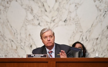 Senador cercano a Trump dice que demócratas tienen ‘buena chance’ de ganar la Casa Blanca