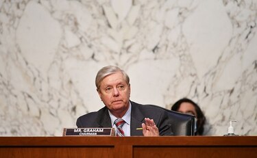 Senador cercano a Trump dice que demócratas tienen ‘buena chance’ de ganar la Casa Blanca
