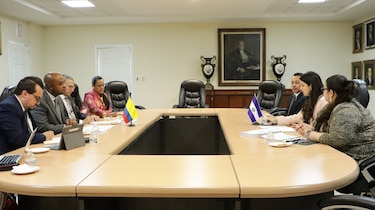 Colombia y El Salvador acuerdan profundizar el trabajo conjunto en comercio y migración