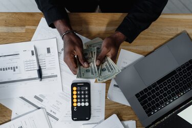 Panameños aspiran en promedio a un salario mensual de $1,069