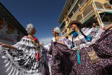 El imperio de las polleras