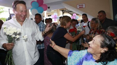 Presidente destinará de partida discrecional $1 millón a entidades benéficas