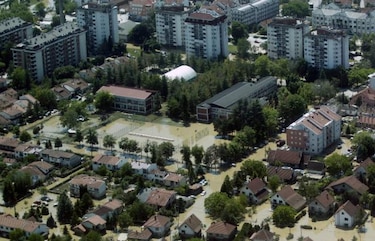 Planta eléctrica, en peligro por unas inundaciones en Serbia