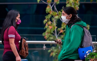 ‘Mascarilla 19’, palabra clave en Chile para denunciar la violencia intrafamiliar 