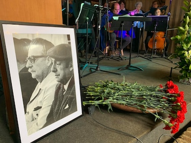 Chile conmemora 50 años de la muerte de Neruda a la espera de esclarecer qué la causó