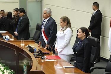 Mulino presenta balance de gestión y nuevos programas, pero evita definiciones sobre el futuro de la mina