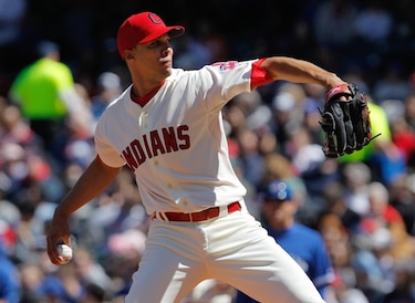 Indios le ofrecen 14 millones de dólares a Ubaldo Jiménez