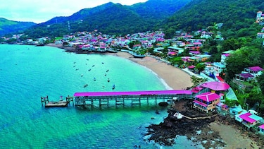 Taboga intenta florecer de nuevo