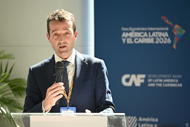 Indra Group y CAF firman un acuerdo estratégico para acelerar la digitalización de los servicios públicos en los países miembros