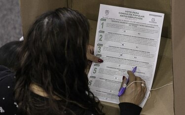 Naufraga en las urnas consulta anticorrupción en Colombia