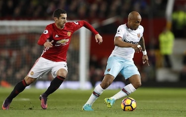 Manchester United tropieza, Alexis Sánchez da vida al Arsenal