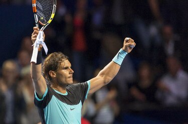 Nadal despierta a tiempo y remonta ante Rosol