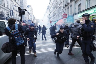 El autor del tiroteo de París pretendía suicidarse tras la masacre