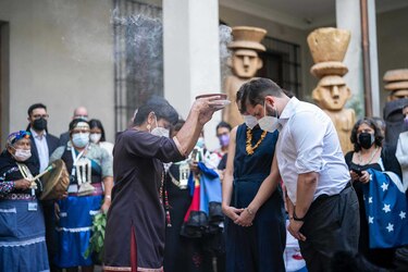 Boric comienza su gobierno en Chile junto a pueblos originarios