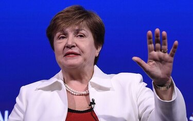 Nueva jefa del FMI envía mensaje a las mujeres: 'Jamás acepten cobrar menos que los hombres'