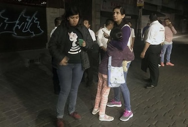Al menos cinco muertos en México y uno en Guatemala tras terremoto
