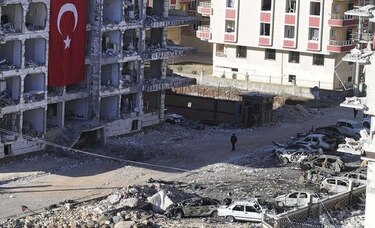 Turquía: 26 detenidos tras ataque con coche bomba