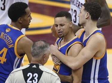 Kerr y Curry, multados con 25 mil dólares