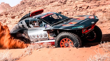 Carlos Sainz se exhibe y roza la victoria en la primera etapa del Rally Dakar