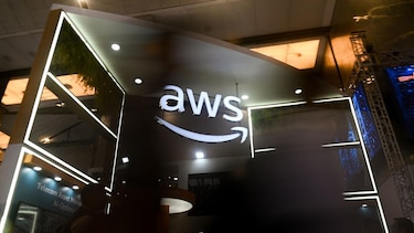 Una falla global en la nube de Amazon genera problemas a cientos de aplicaciones de empresas como Snapchat, Zoom y varios bancos