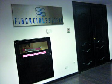 Fiscal pide enjuiciar a 12 personas por desvío de préstamo de la Caja de Ahorros