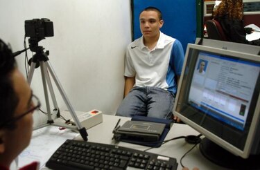 TE contrata asesor para proyecto de 'cédula inteligente multiuso'