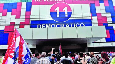 Duelo por los votos en el PRD