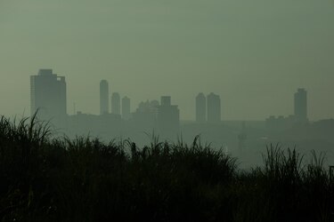 Vuelve a incendiarse el relleno de cerro Patacón; bomberos en el área  