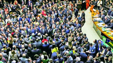 Juicio a Rousseff avanza al Senado