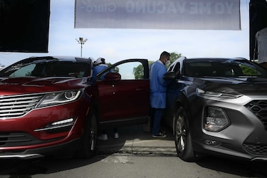 Después de administrar al menos medio millón de dosis contra la Covid-19, cierra operaciones el auto rápido ubicado en el Rommel Fernández