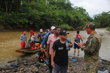 Migrantes viajan sin chalecos salvavidas: ministro de Seguridad