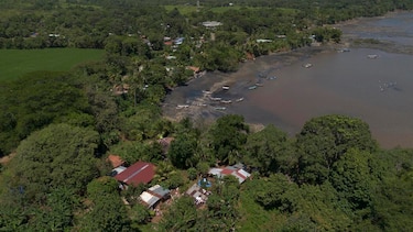 Rugido en el mar: el clamor de Hicaco y la lucha de Santa Catalina por mantenerse en pie