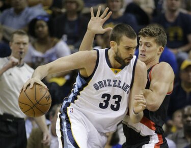 Marc Gasol lidera victoria de Memphis y el pase a segunda ronda