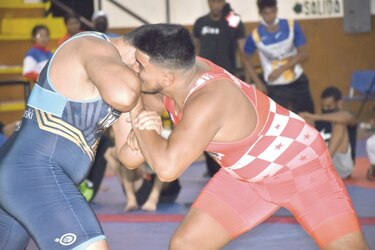 Luchadores trabajan a doble jornada para los Juegos  Panamericanos Junior