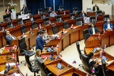 Oficinas provinciales de la Asamblea: costosas, opacas y con fines electorales