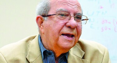 Juez niega cerrar caso que vincula a exrector