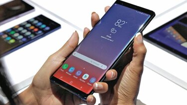Samsung lanza nuevo Note 9, mientras ventas se desaceleran
