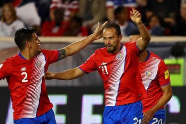 Costa Rica vence 2-0 a Estados Unidos