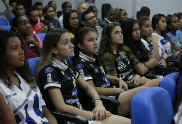 Liga de Fútbol Femenino se jugará con 16 equipos