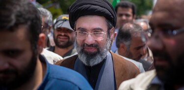 Irán elige a Mojtaba Jamenei como nuevo líder supremo: quién es el misterioso hijo del fallecido ayatolá Alí Jamenei