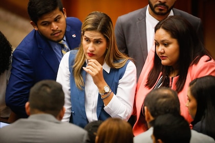 Mano a mano por la Comisión de Credenciales: Alexandra Brenes vs Shirley Castañeda