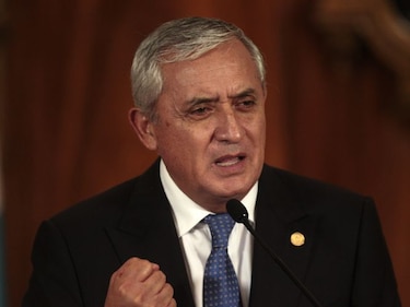 Sin inmunidad, la fiscalía acecha al presidente de Guatemala