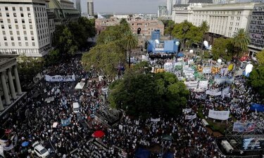 Macri critica huelga general en Argentina y tilda de 'mafiosos' a gremialistas