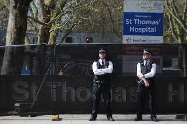 Boris Johnson está ‘estable’ en el hospital donde lucha contra el coronavirus