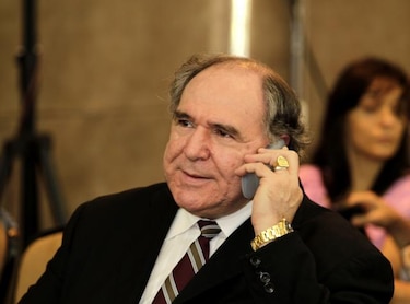 Justicia de Ecuador sobresee a expresidente Bucaram en caso de tráfico de patrimonio