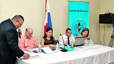 Alquiler de ambulancias de la CSS, en su recta final