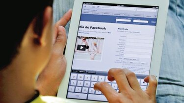 Redes sociales, ruta de los depredadores para llegar a los niños
