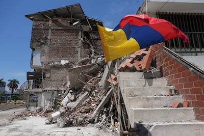 Suben a 331 los muertos por el terremoto de magnitud 7,4 de hace dos semanas en Colombia