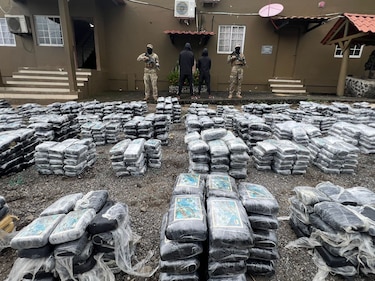 Decomisan cerca de 3 toneladas de droga en aguas de Chiriquí