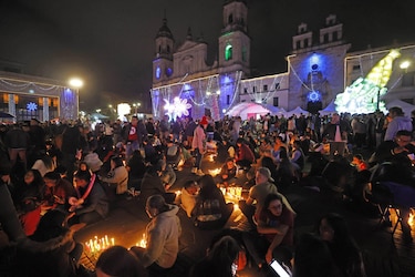 Colombia da inicio a la Navidad con la Noche de las Velitas y el encendido de alumbrados